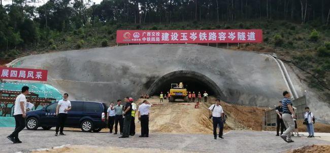 广西岑罗铁路传来喜讯，发展前景一片光明